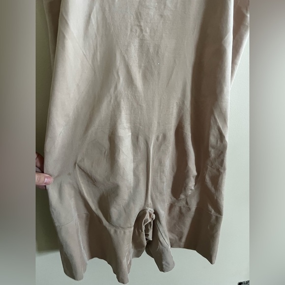 SPANX Plus Size On Core Mid-Thigh Bodysuit - Nude Size 1x Staple Lightweight - Picture 10 of 11